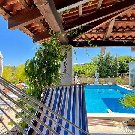 Apartman Gorana With Swimming Pool Елса Экстерьер фото